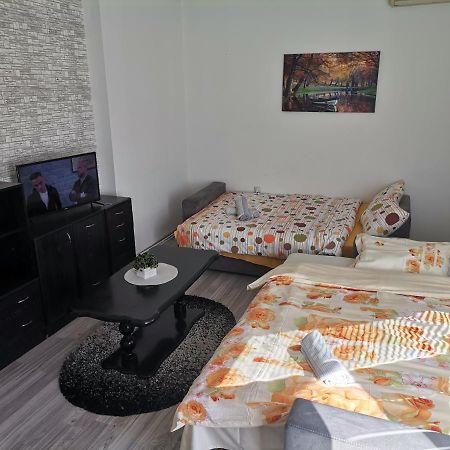 Calla 1 - Modern & Cozy Main Square Apartment In The City Shopping Center - Parking Slot With Parking Security Skopie Exterior foto