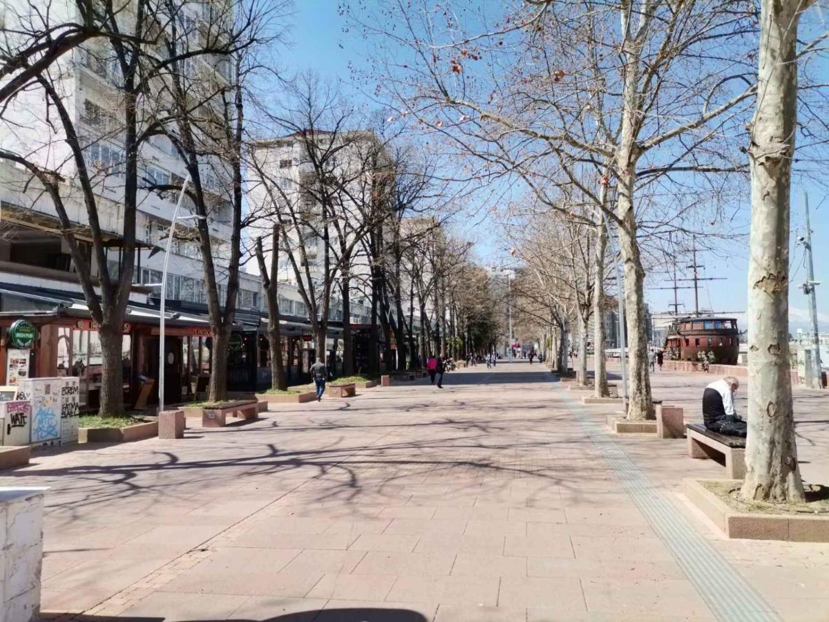Calla 1 - Modern & Cozy Main Square Apartment In The City Shopping Center - Parking Slot With Parking Security Skopie Exterior foto