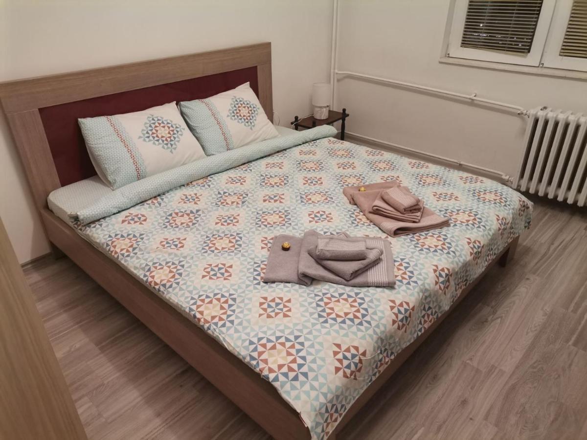 Calla 1 - Modern & Cozy Main Square Apartment In The City Shopping Center - Parking Slot With Parking Security Skopie Exterior foto